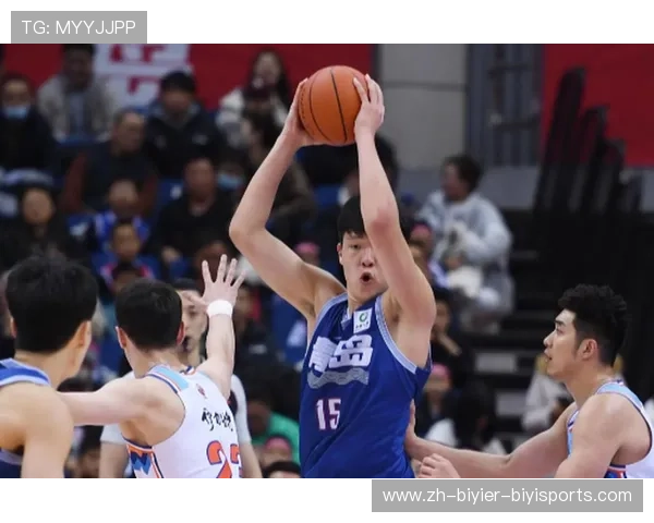 篮球运动员如何通过专项力量训练提升身体对抗和抗击打能力