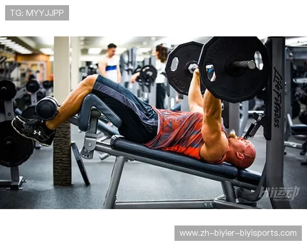 胸部训练健身器材推荐:打造完美胸肌 胸部训练健身器材推荐:打造完美胸肌